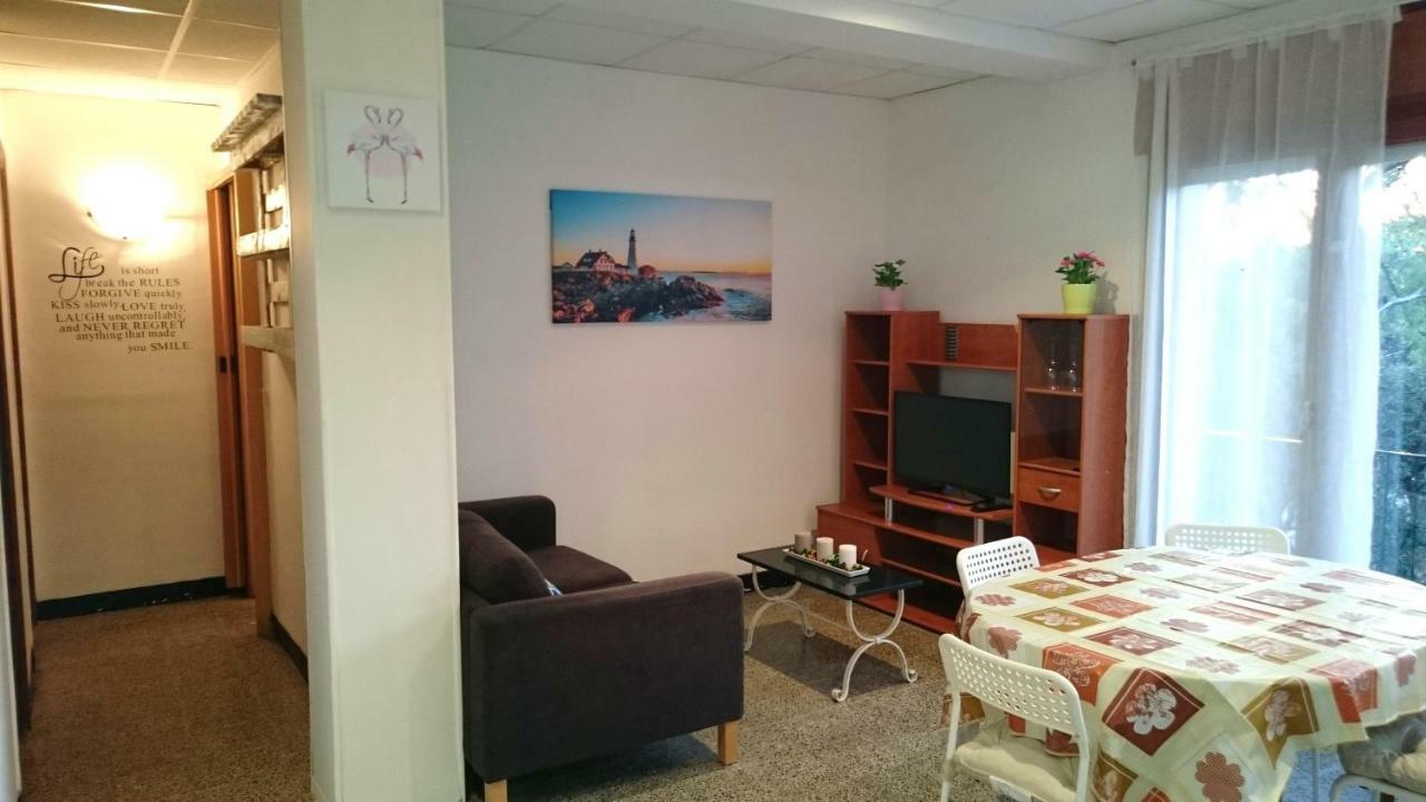 Apartamentos Juan Jose Lloret de Mar Kültér fotó